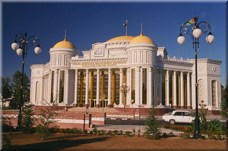 Ashgabat: Nationaal Theater
