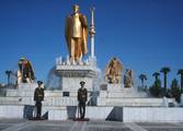 Ashgabat: Turkmenbashi Standbeeld